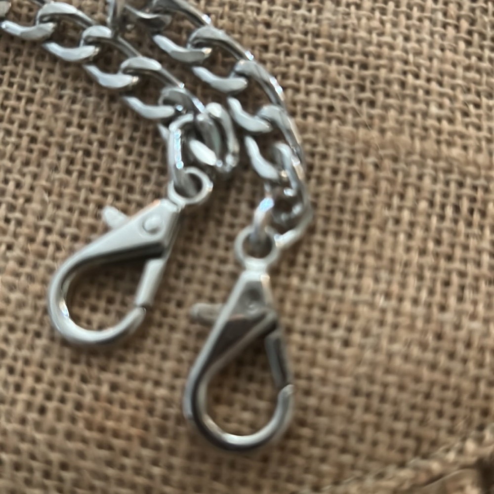 Purse strap/chain with clips on each end.. - Picture 3 of 6